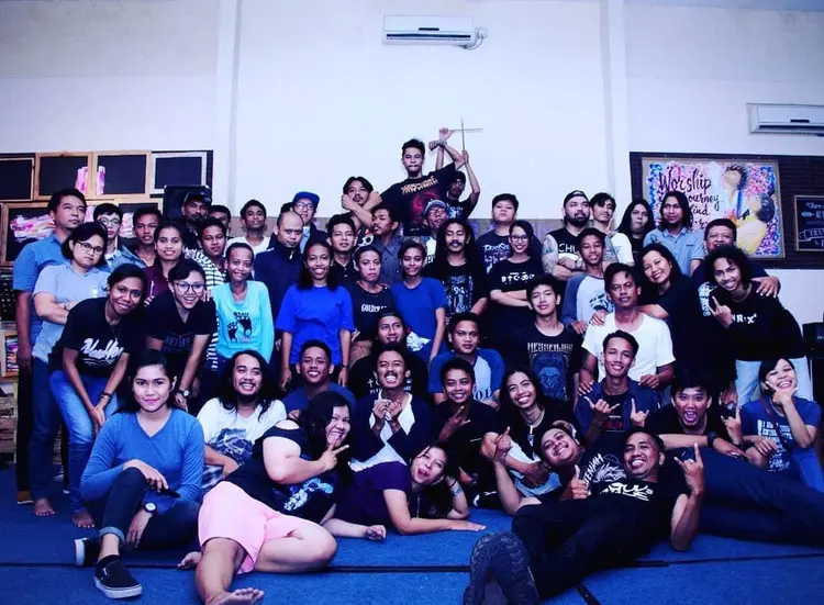 kristenseru.com Membahas Komunitas gokil dari solo yaitu 316 Movement. 316 Movement memiliki gaya gokil dalam mengekspresikan cintanya kepada Yesus